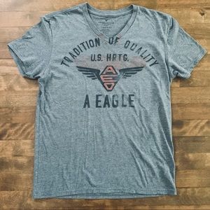 American Eagle Outfitters V-Neck Tee / Athletic Fit / Size M
